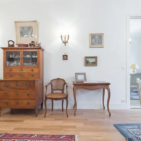 Familial And Cosy 16th Flat