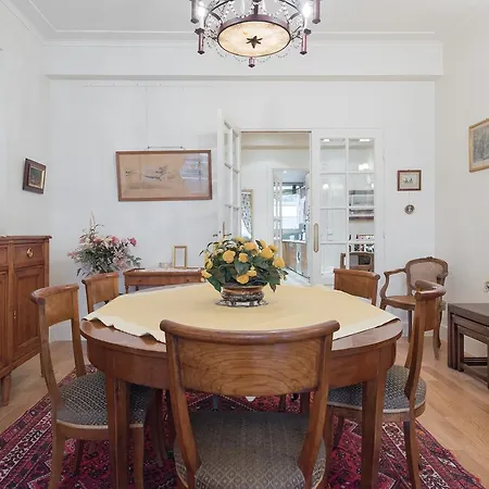 Familial And Cosy 16th Flat *