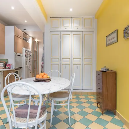 Familial And Cosy 16th Flat